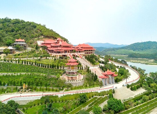 Cai Bau Pagoda - Quang Ninh