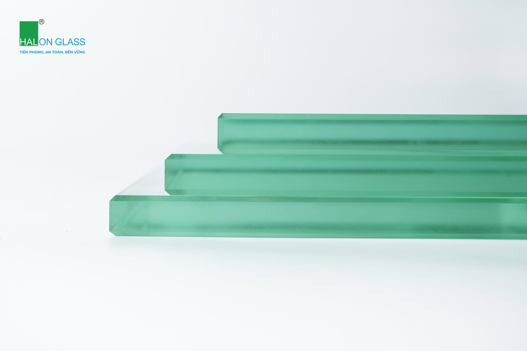 Kính cường lực được đánh giá cao về độ bền Kinh-cuong-luc (3)-1