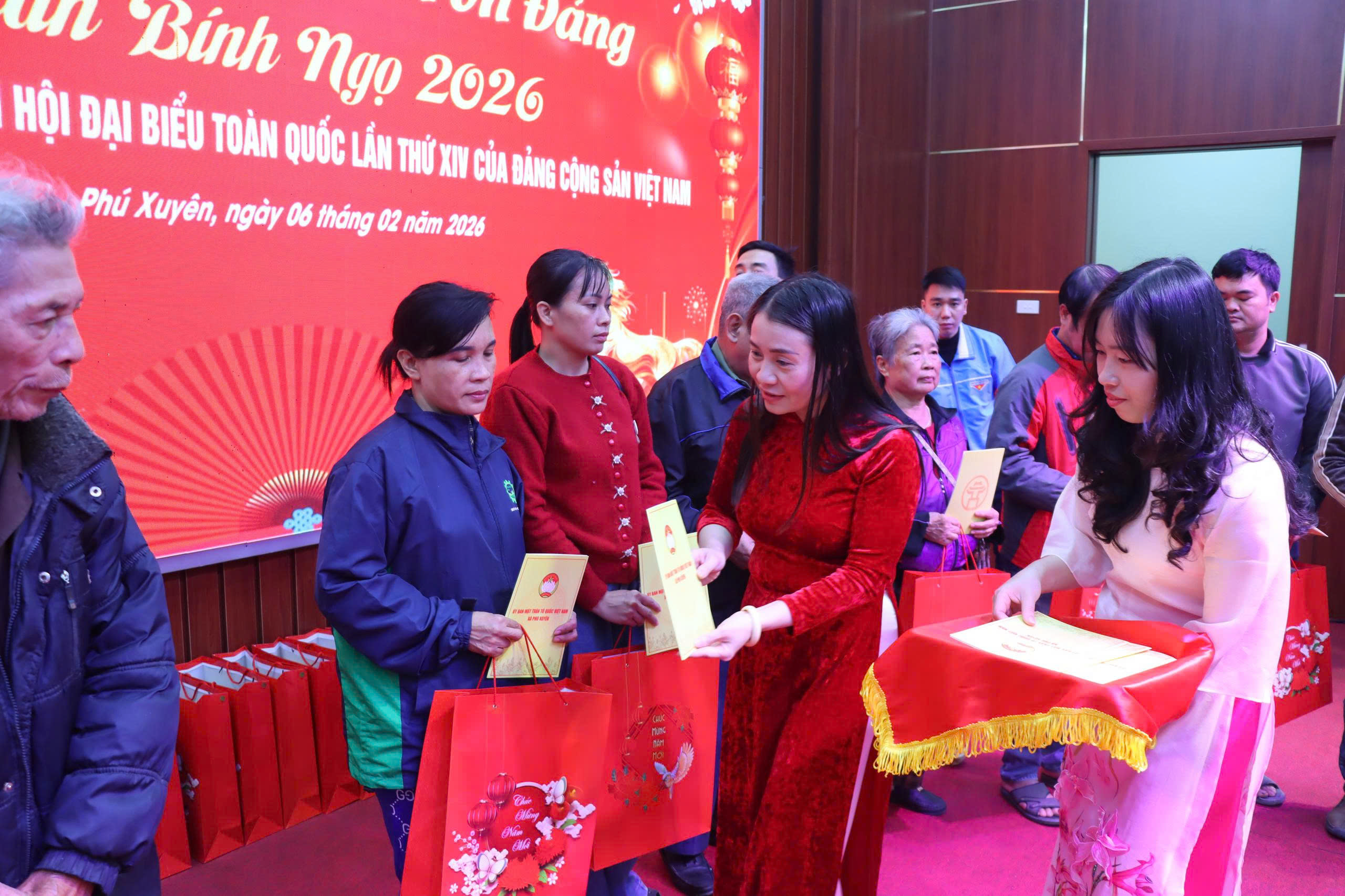 z7516619910894_81f0a1c0874ebde00bfbde7c298c9f89